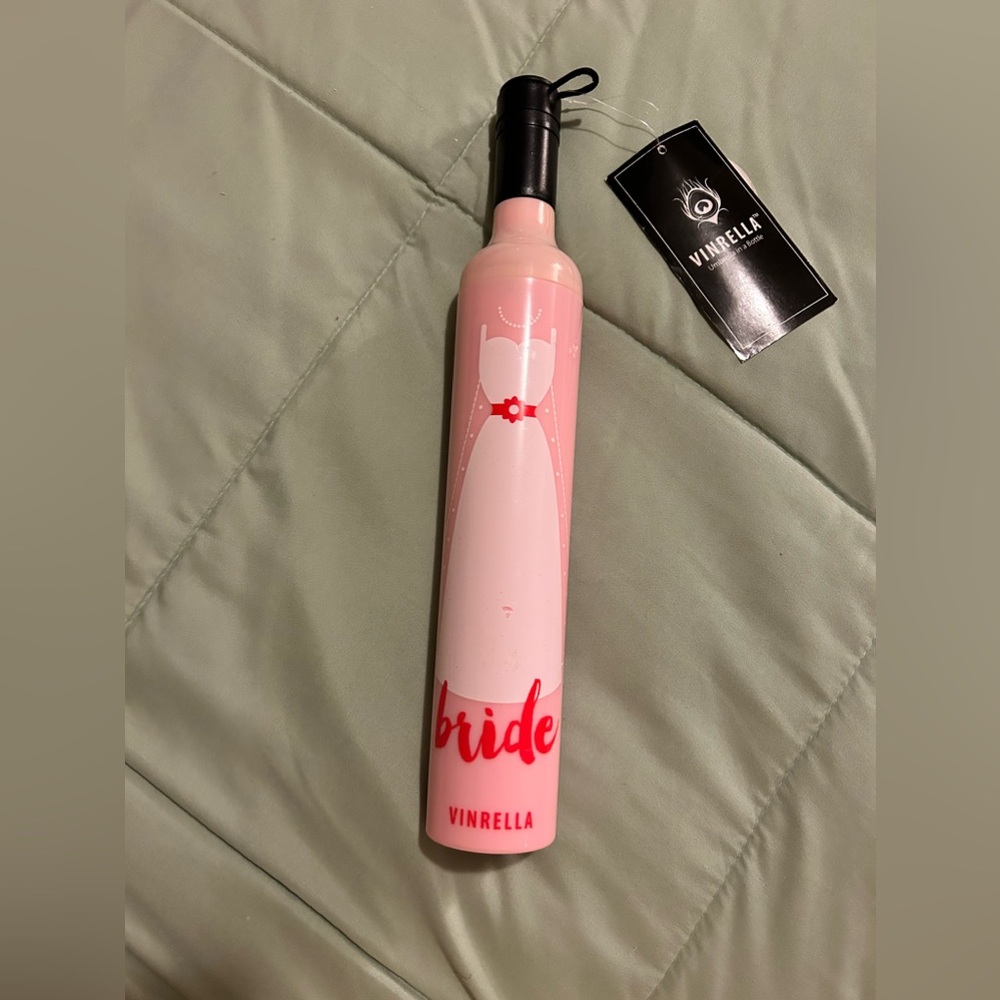 NWT Wine Bottle Bride Umbrella.
